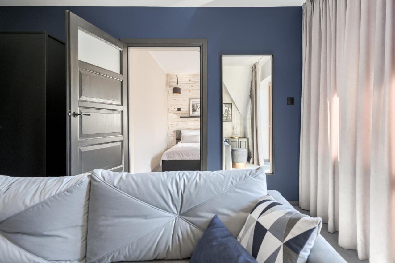 Aspen House I *