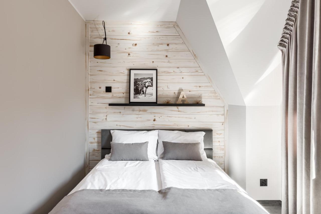 Aspen House I *